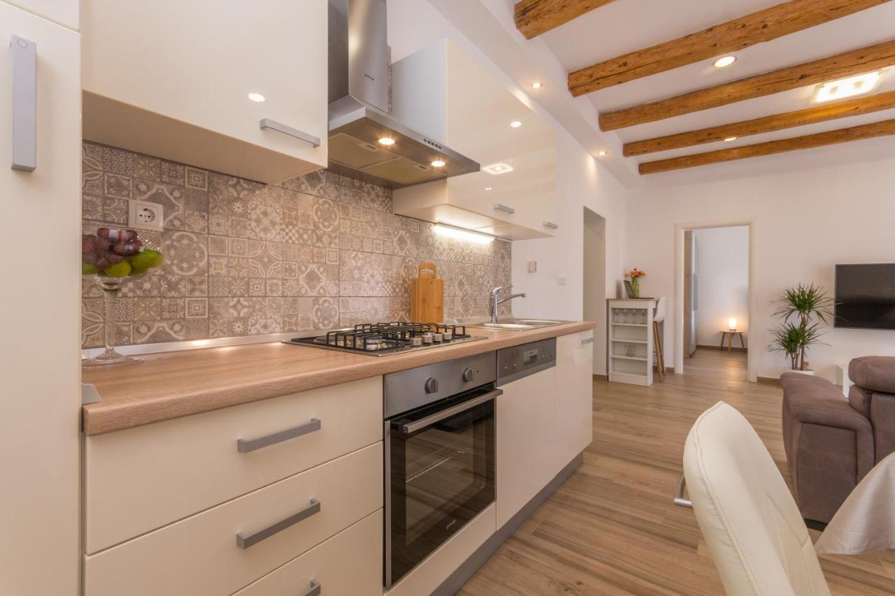 Apartmani Bonaca - 10M To The Sea Grebaštica Eksteriør bilde