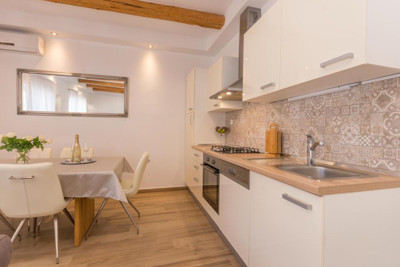 Apartmani Bonaca - 10M To The Sea Grebaštica Eksteriør bilde