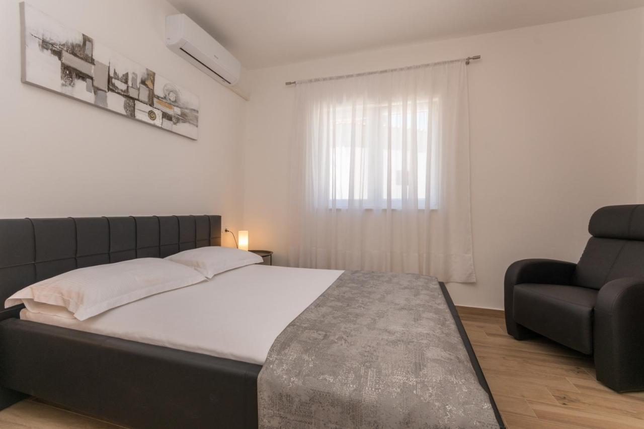 Apartmani Bonaca - 10M To The Sea Grebaštica Eksteriør bilde