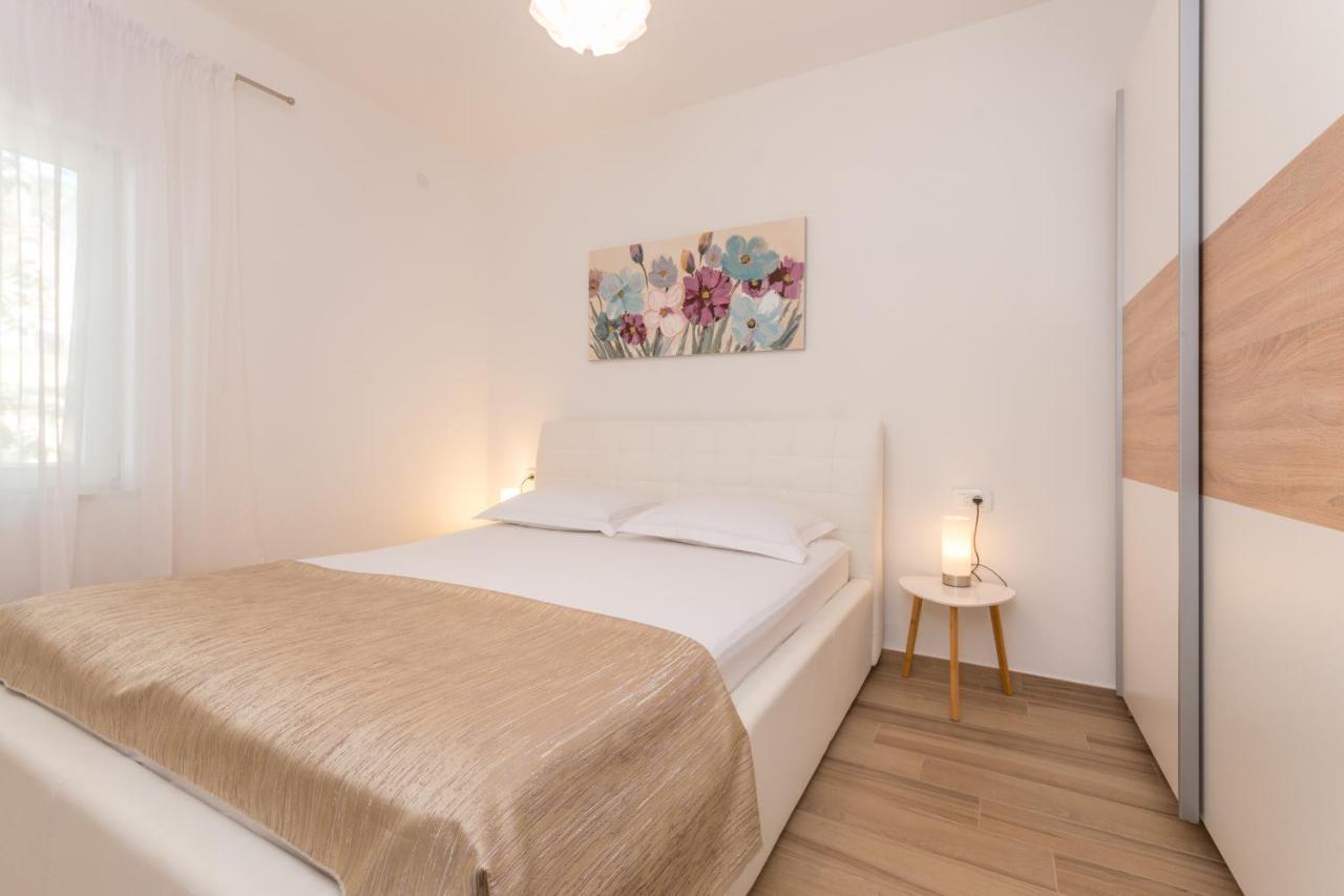 Apartmani Bonaca - 10M To The Sea Grebaštica Eksteriør bilde