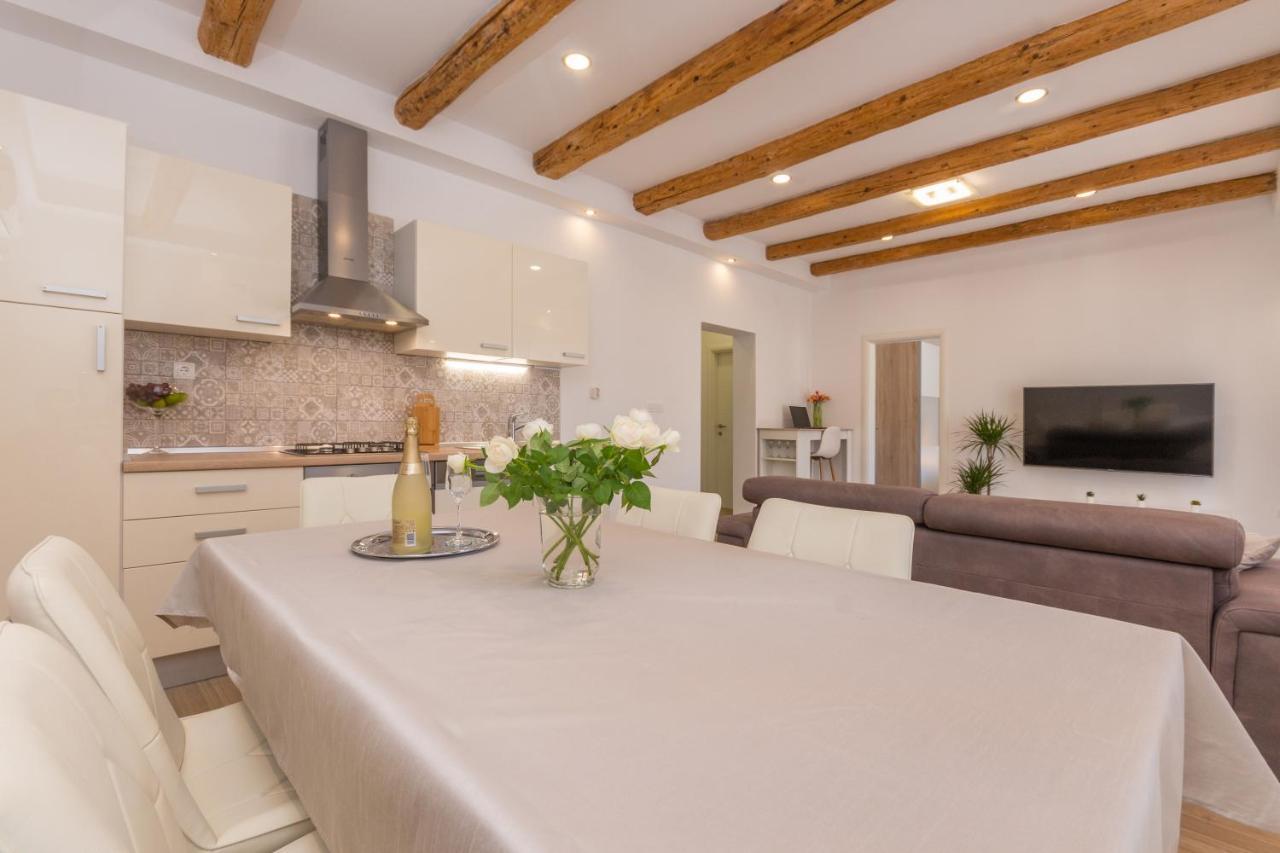Apartmani Bonaca - 10M To The Sea Grebaštica Eksteriør bilde