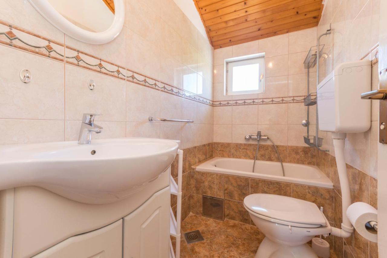 Apartmani Bonaca - 10M To The Sea Grebaštica Eksteriør bilde