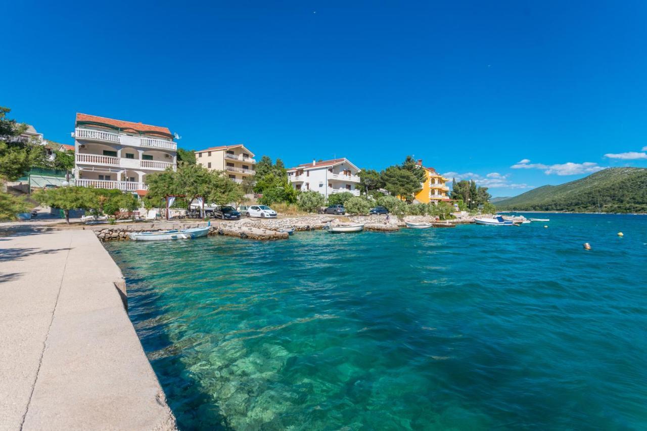 Apartmani Bonaca - 10M To The Sea Grebaštica Eksteriør bilde